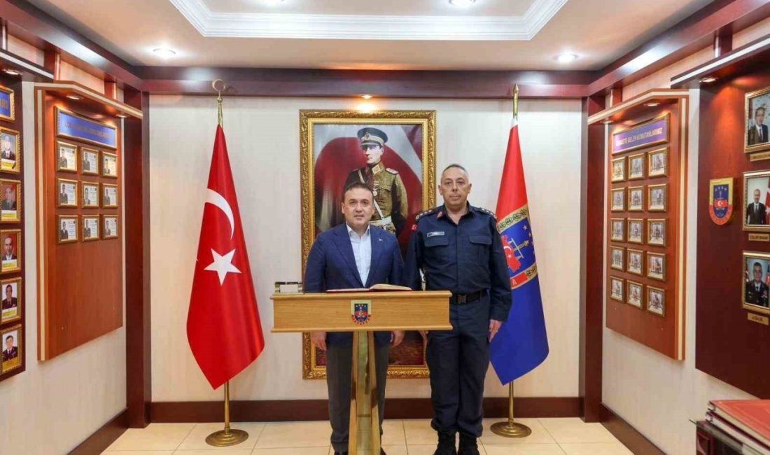 Vali Sözer, jandarma personeliyle bir araya geldi Bilecik Valisi Faik Oktay Sözer, İl Jandarma Komutanlığını ziyaret ederek,
