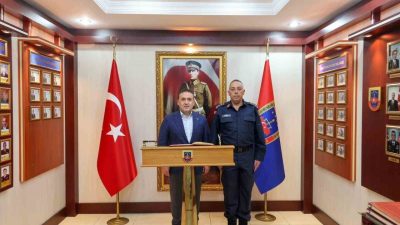 Bilecik Valisi Faik Oktay Sözer, İl Jandarma Komutanlığını ziyaret ederek,