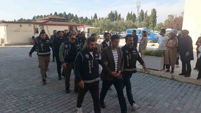Yalova’da İl Göç İdaresi’ne yönelik operasyonda, aralarında İl Müdürü Salih
