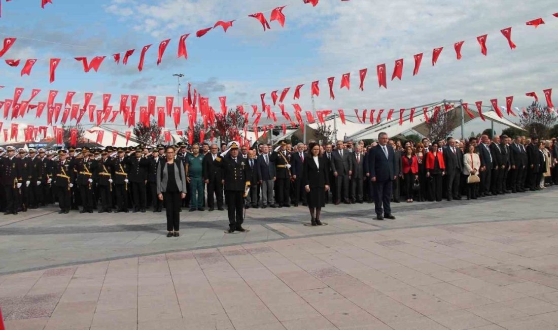Yalova’da Cumhuriyet Bayramı kutlamaları başladı Yalova’da 29 Ekim Cumhuriyet Bayramı kutlama etkinlikleri çelenk sunma töreniyle