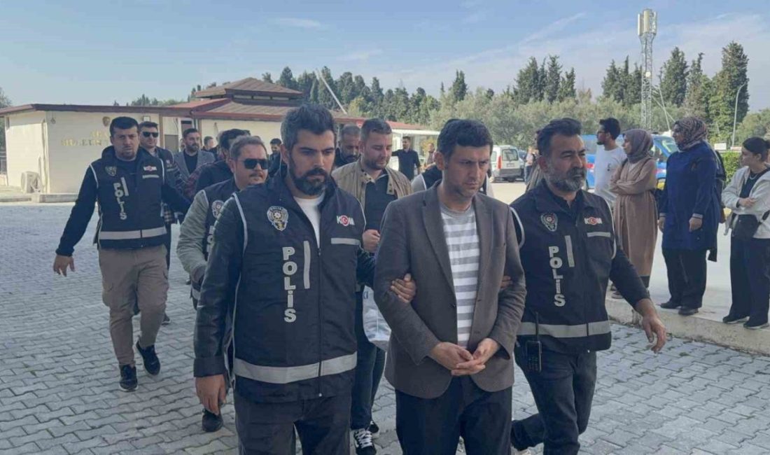 Yalova’da İl Göç İdaresi’ne yönelik operasyonda 1 tutuklama Yalova’da İl Göç İdaresi’ne yönelik operasyonda gözaltına alınan 9 şüpheliden
