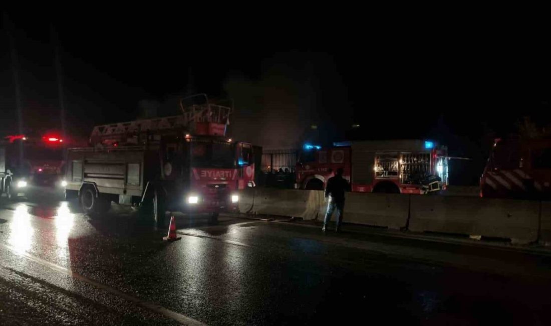 Yalova’da seyir halindeki tır alevlere teslim oldu Yalova-İzmit kara yolunda seyir halindeki tır alevlere teslim oldu. Alınan
