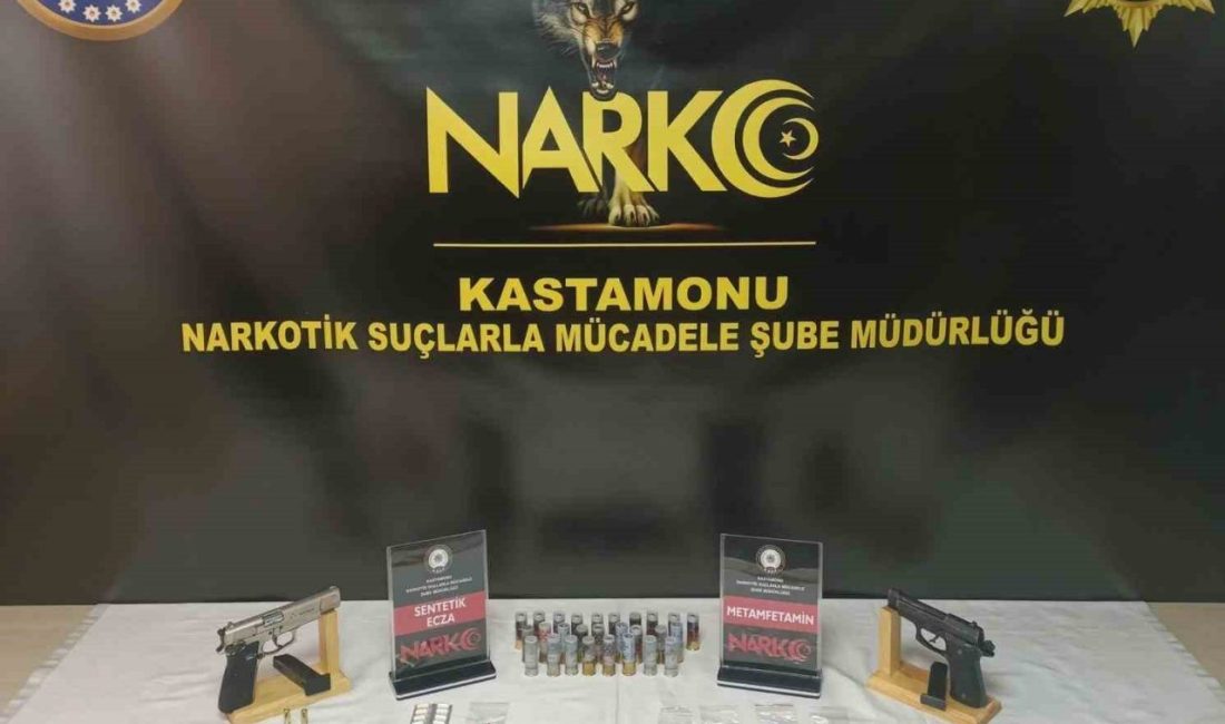 Kastamonu’da uyuşturucu sattıkları gerekçesiyle düzenlenen operasyonda yatağının altına saklanmış vaziyetteki