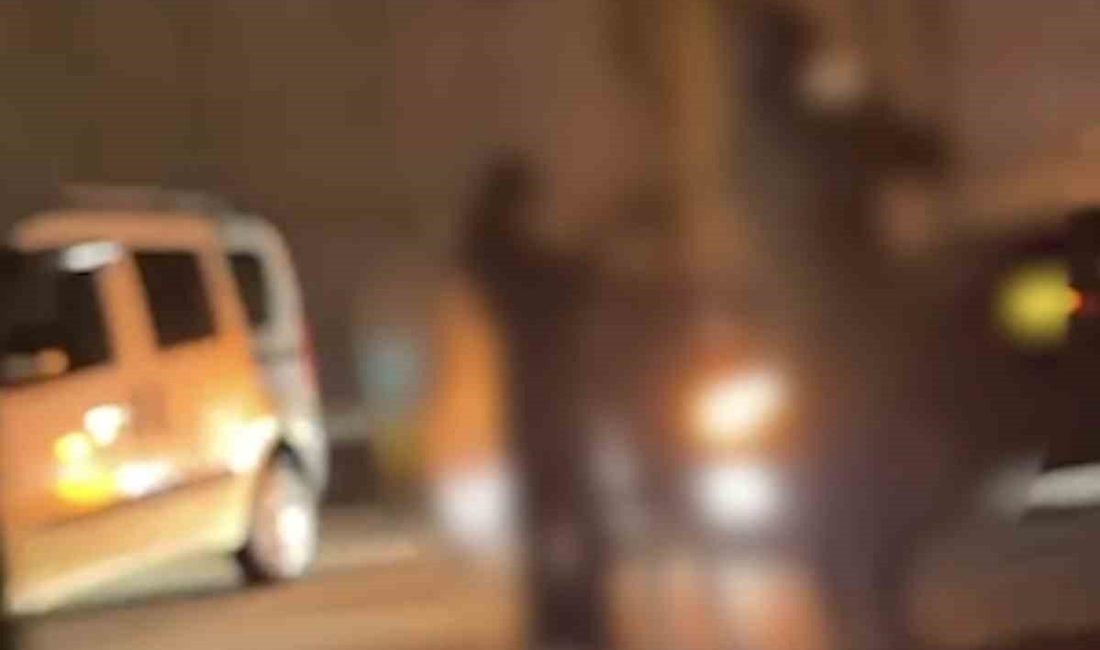 Yol kapatarak eğlenen 4 sürücüye cezai işlem Düzce’de yolu trafiğe kapatan 4 sürücü polis ekiplerinin çalışması ile