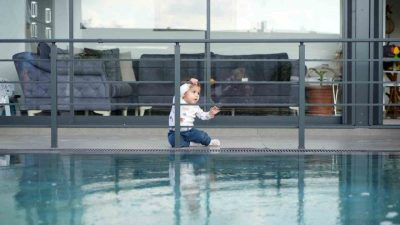 Sakarya’nın Hendek ilçesinde evlerinin bahçesindeki havuza düşerek yaklaşık 11 dakika