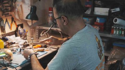 Kocaeli’nin Derince ilçesinde yaşayan Ender Samsa, evinin bir bölümünde kurduğu