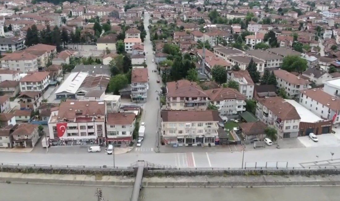 Düzce Belediye Başkanı Faruk Özlü, 12 Kasım 1999 Düzce Depremi’nin