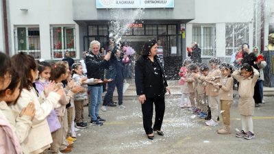 Sakarya’nın Karasu ilçesindeki Aziziye İlkokulu’nda uzun yıllardır görev yapan sınıf
