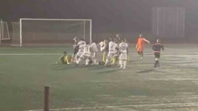 Kocaeli’de Derince Birlik ile Beylikbağı Karadeniz arasında oynanan karşılaşmada saha