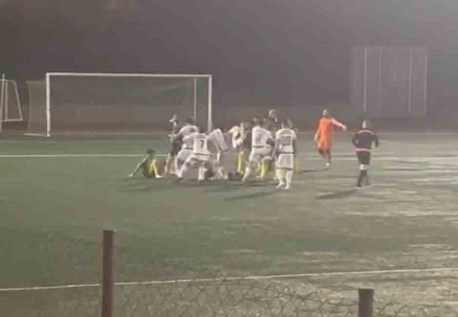 Kocaeli’de Derince Birlik ile Beylikbağı Karadeniz arasında oynanan karşılaşmada saha