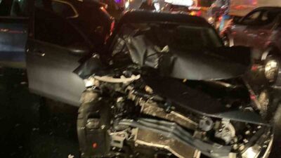 Anadolu Otoyolu’nda 5 aracın karıştığı zincirleme kazada 3 kişi yaralandı.