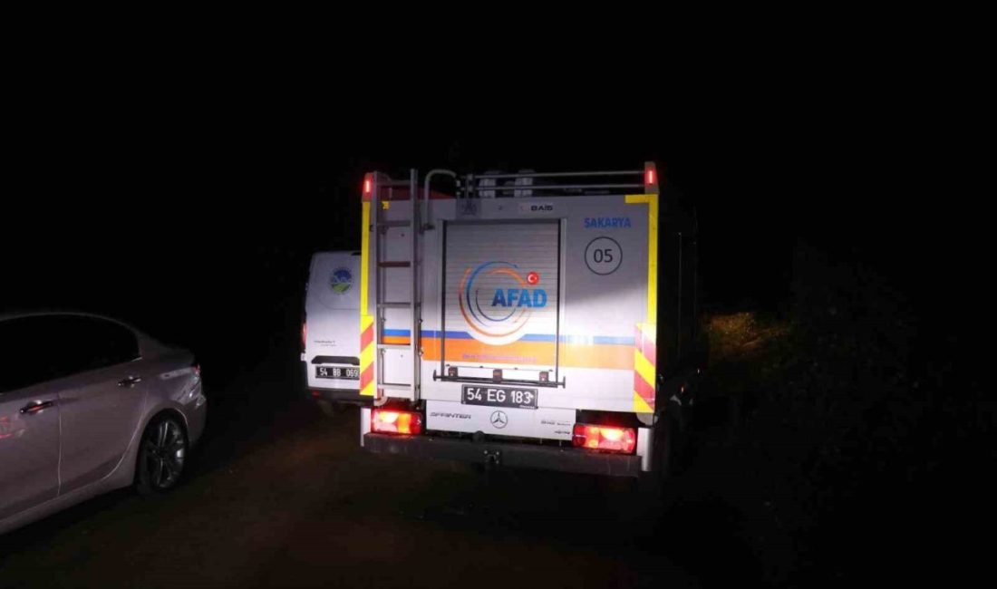 Sakarya’nın Serdivan ilçesinde ormanlık alanda aracının yanında tüfek ve kan