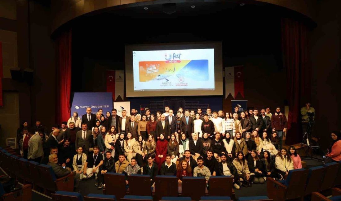 DÜZCE(İHA) – Düzce Üniversitesi’nde düzenlenen Ufest Gençlik Festivaline katılan Bakan
