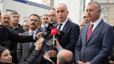 Kocaeli’nin Gebze ilçesinde bir binanın yıkılması ile 4 kişinin öldüğü