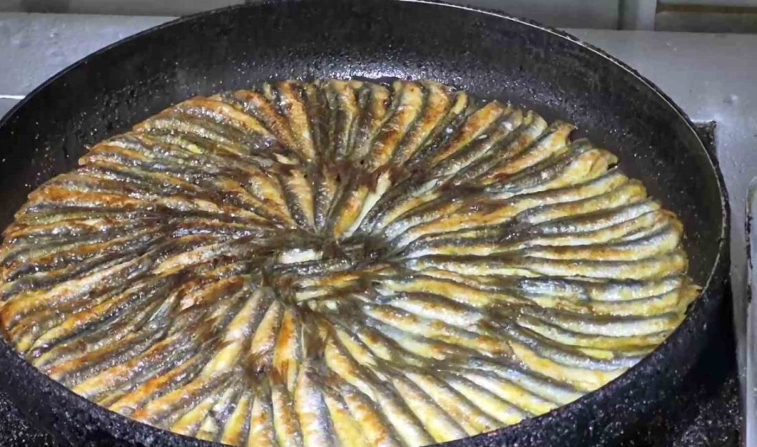 Balık ustasından lezzetli hamsi pişirmenin püf noktaları DÜZCE (İHA) – Balık sezonunun açılmasıyla tezgahlarda yaşanan hamsi bolluğu,