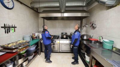 Başiskele Belediyesi Zabıta Müdürlüğü ekipleri, halk sağlığının korunması amacıyla ilçe