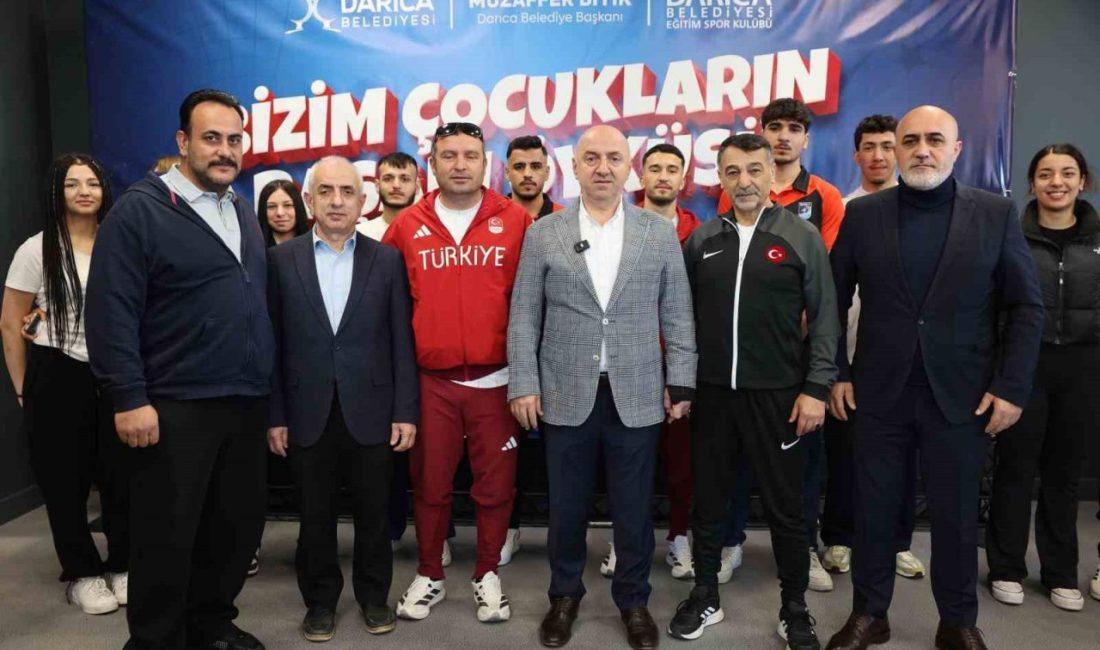 Başkan Bıyık milli sporcularla bir araya geldi Darıca Belediye Başkanı Muzaffer Bıyık, Darıca Belediyesi Eğitim ve Spor