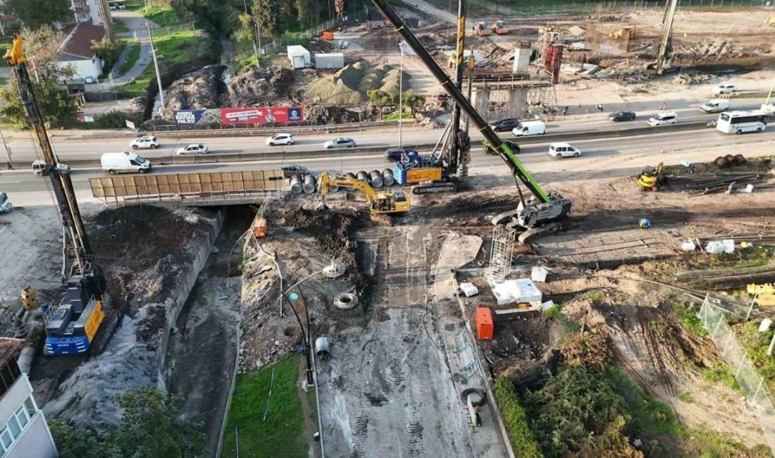 Kocaeli Büyükşehir Belediye Başkanı Tahir Büyükakın, Başiskele Kavşağı’nda çalışmaların yerinde