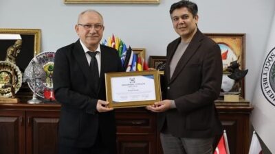 Söğüt Belediye Başkanı Ferhat Durgut’a onursal üyelik plaketi verildi. Sosyal