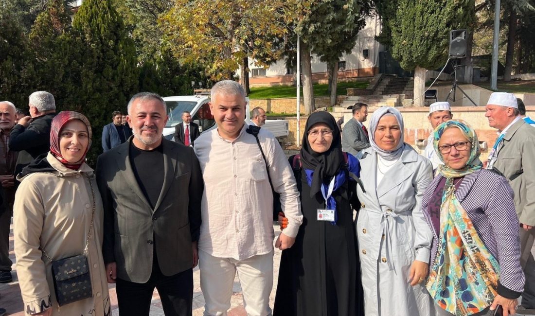 Başkan Yıldırım umrecilerin manevi duygularına ortak oldu AK Parti Bilecik İl Başkanı Serkan Yıldırım, kutsal topraklara gitmek