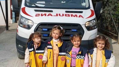 Bilecik’in Bayırköy Beldesi’nde minik öğrenciler, 112 Acil Komuta Merkezini ziyaret