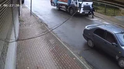 Kocaeli’nin Gebze ilçesinde belediye işçisinin çöp kamyonunun altında kalarak hayatını