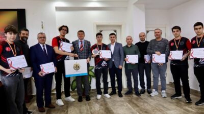 Bilecik İl Milli Eğitim Müdürü Serdal Şimşek, dünya üçüncülüğü elde