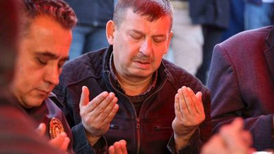 Bilecik’te geçtiğimiz gün şehit olan İlhan Ongan’ın baba evinde Mevlid-i