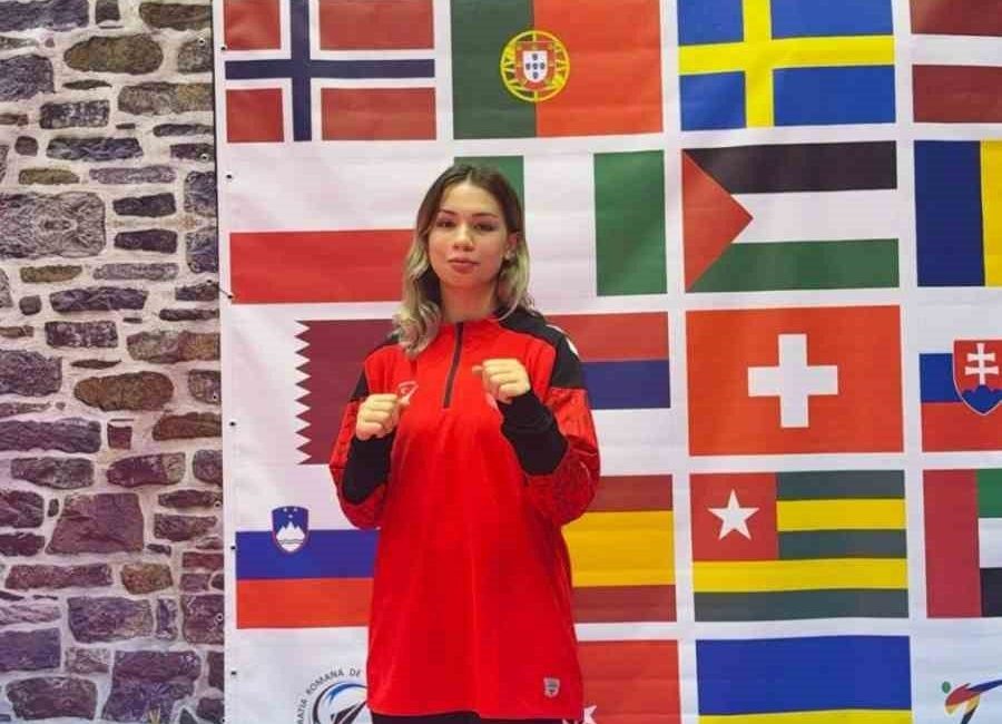 Bilecikli sporcu, milli takıma seçildi Bilecikli sporcu Afrasu Bozkurt, milli takıma seçildi. Taekwondo Sporcusu Afrasu