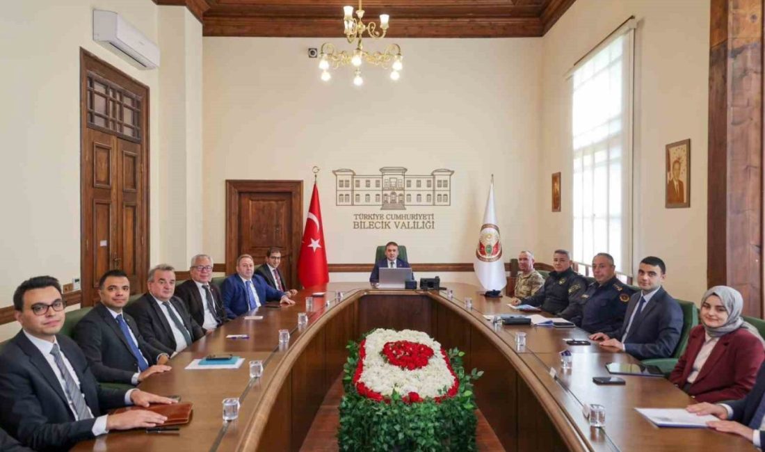 Bilecik’te asayiş ve güvenlik toplantısı gerçekleştirildi Bilecik Valisi Faik Oktay Sözer başkanlığında ‘İl asayiş ve güvenlik