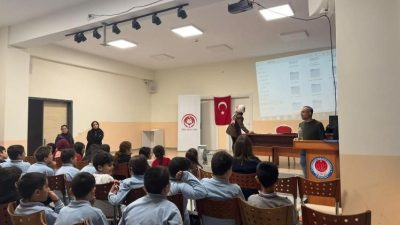 Bilecik’te Dursun Fakıh İmam Hatip Ortaokulu’nda çocuk hakları ve haklarımızı