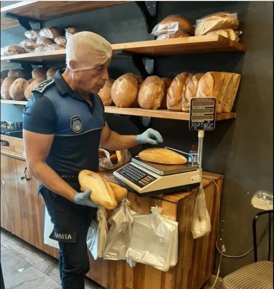 Bilecik’te ekmeğe zam geldi Bilecik’te 200 gram ekmeğe 2 lira 50 kuruş zam geldi.