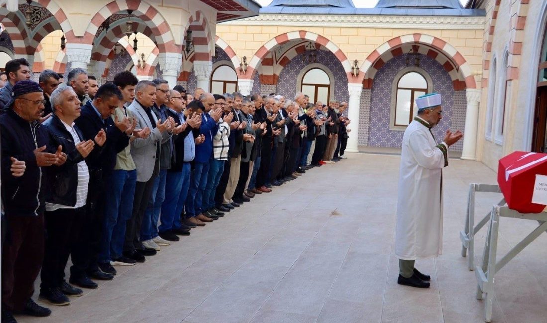 Bilecik’te emekli polis memuru Mehmet Pehlivan için cenaze töreni düzenlendi.