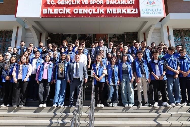 Bilecik’ten Gençlik ve Spor Bakanlığı’nın yürüttüğü “Gençler Bakanlığında” projesi kapsamında