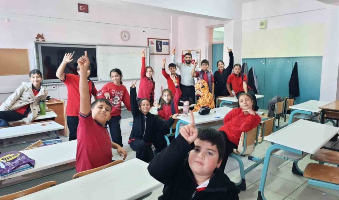 Bilecik’te gençler manevi değerlerle buluşuyor Bilecik İl Müftülüğü tarafından yürütülen ‘Değerler Eğitimi’ programları kapsamında okullarda