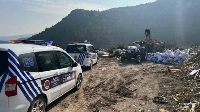 Bilecik’te Zabıta Müdürlüğü ekipleri, belediye çöp sahasına izinsiz inşaat atığı