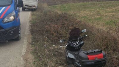 Bilecik’te seyir halindeki motosikletin devrilmesi sonucu meydana gelen trafik kazasında