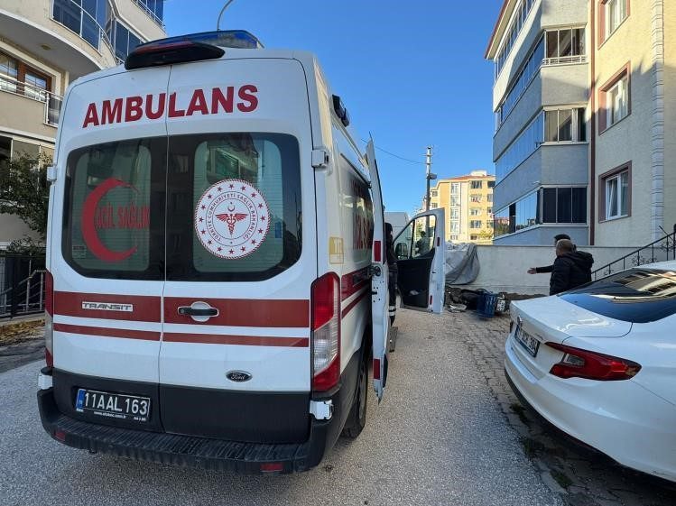 Bilecik’te motosiklet ile otomobil çarpışması sonucu meydana gelen trafik kazasında