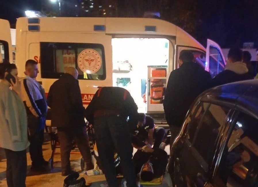 Bilecik’te seyir halindeki motosiklet ile otomobil çarpışması sonucu meydana gelen