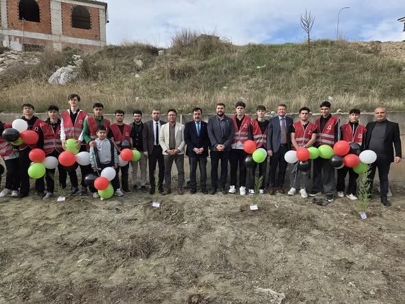 Bilecik Şeyh Edebali Anadolu İmam Hatip Lisesi’nde, öğrenciler çevre bilincini