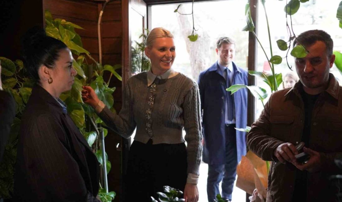 Bilecik Belediyesi, geleneksel Sanat Sokağı Yılbaşı Çarşısı için hazırlıklara başladı.