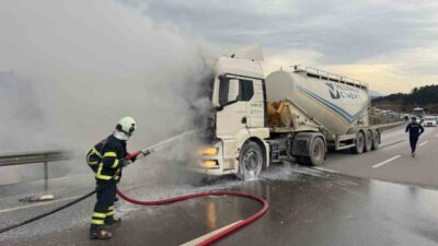 Bilecik’te seyir halindeki beton mikseri bir anda alev aldı. Alınan