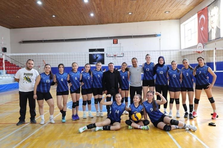 Bilecik’te spor ve eğitim el ele Bilecik’te düzenlenen organizasyonda, genç sporcular hem okul hem de spor