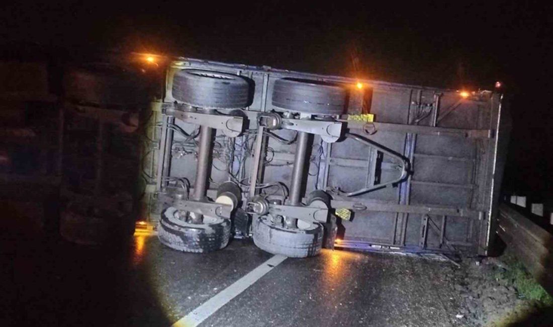 Bilecik’in Osmaneli ilçesinde dün gece meydana gelen tır kazası nedeniyle