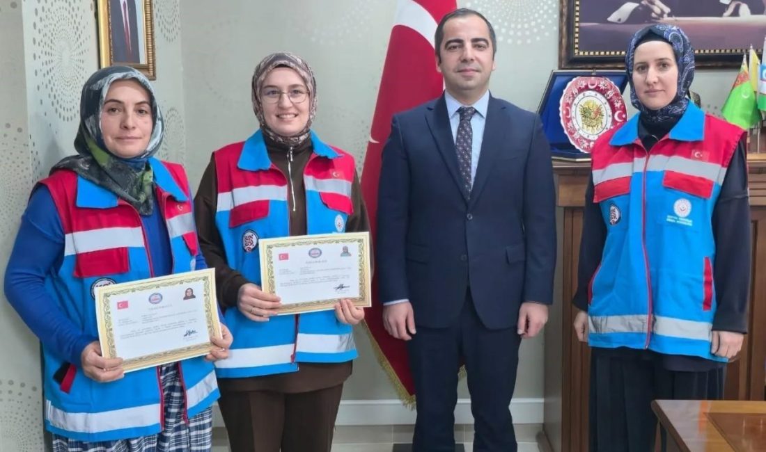 Bilecik’te “Vefa Projesi” ekipleri ödüllendirdi Bilecik’te “Vefa Projesi” kapsamında hizmet eden çalışanlara teşekkür belgesi ile