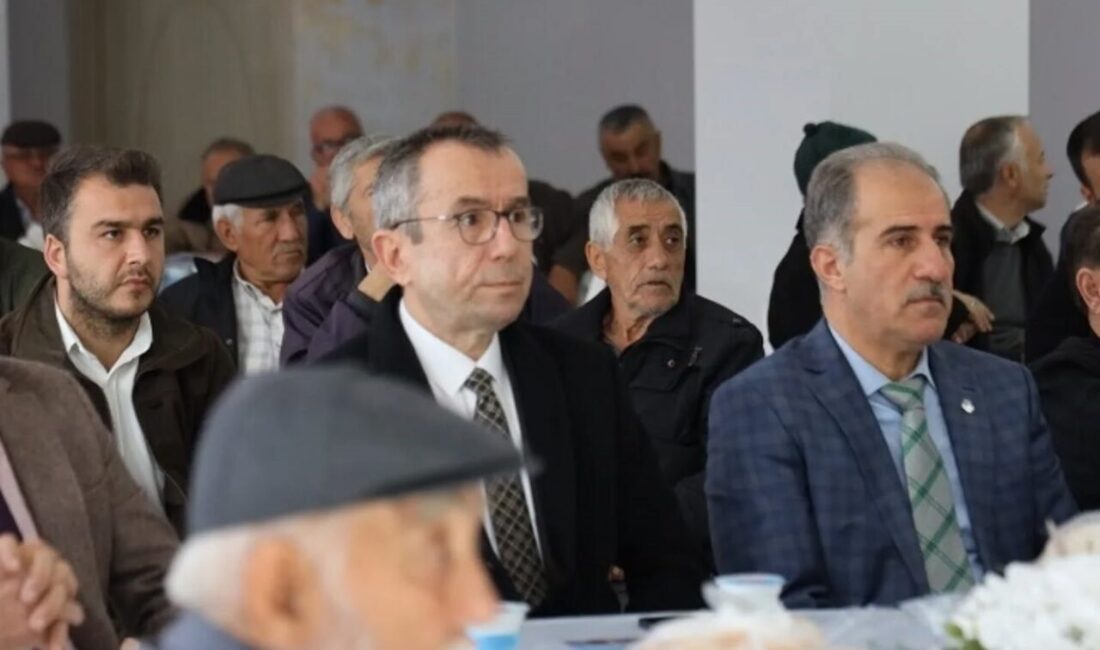 Bilecik’in Yenipazar ilçesinde ayçiçeği yetiştiriciliği bilgilendirme eğitimi verildi. Bilecik İl