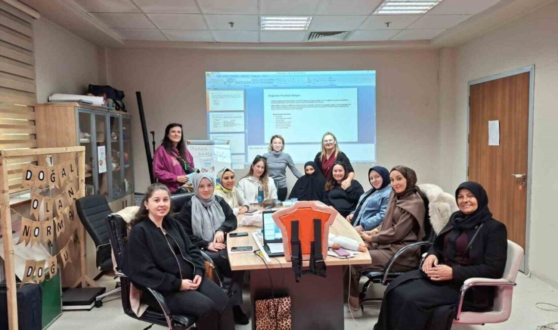 Bilinçli anneler geliyor DÜZCE(İHA) – Düzce Sağlık Müdürlüğü tarafından anne adaylarının bilinçlendirilmesi için