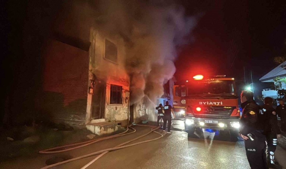 Bolu’da 2 katlı ahşap evde sobadan kaynaklı çıkan yangında 1