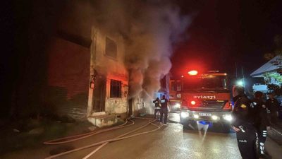 Bolu’da 2 katlı ahşap evde sobadan kaynaklı çıkan yangında 1