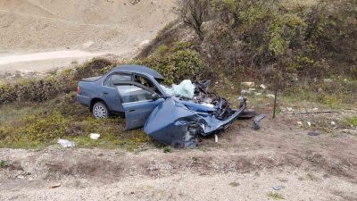 Bolu’da kamyon ile otomobilin çarpıştığı kazada 1 kişi hayatını kaybetti,